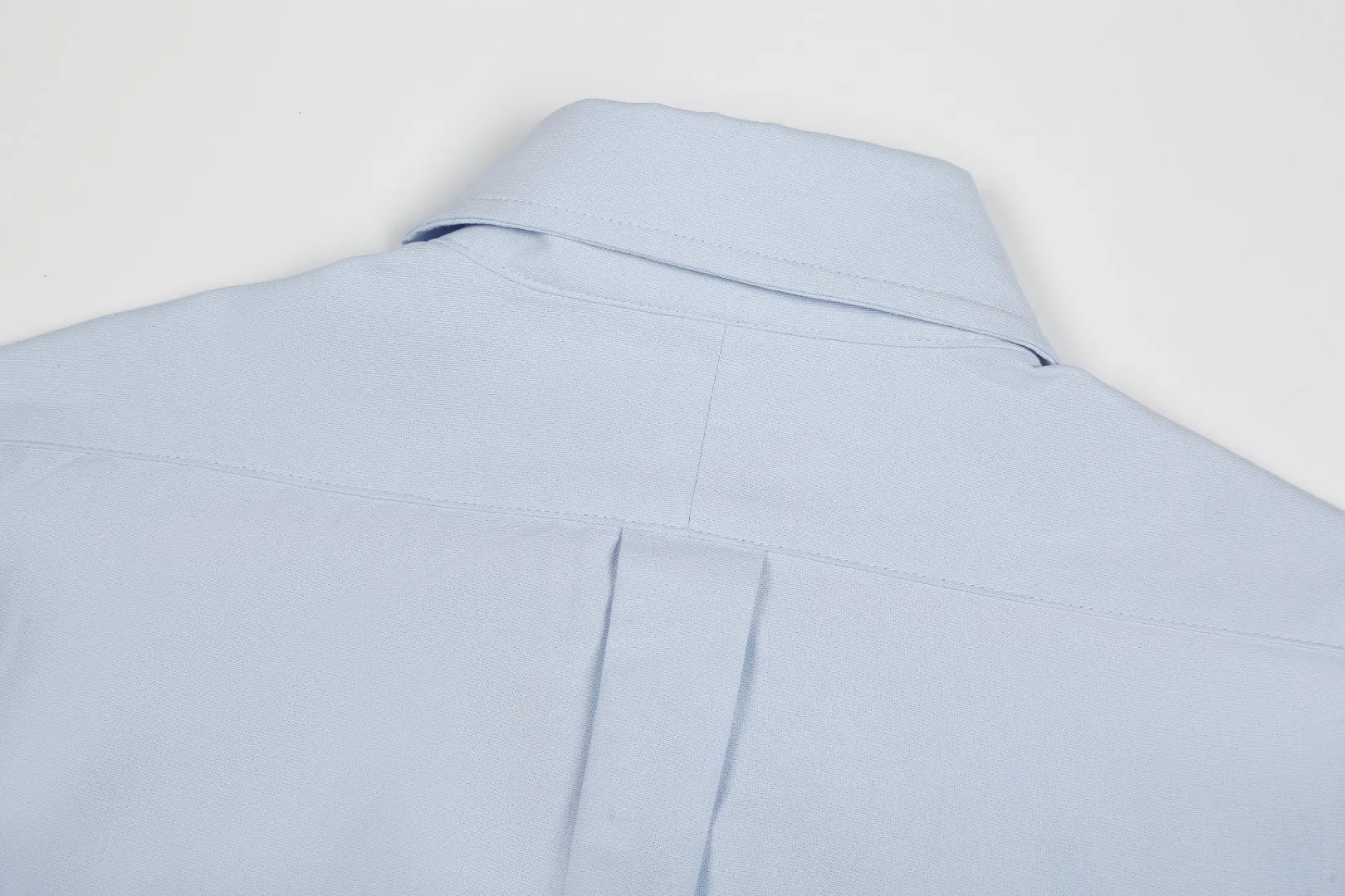 P230 White background picture [Evergreen for all seasons] Style number: 25011# Color: Navy red label/original blue/original white/matte pink/khaki/charcoal gray/black/dark blue white label Size: S to Face 100 cotton oxford spun, pre-laundering treatment, tight and soft texture ✅ - Custom dyed original pearlescent white buttons with different sizes ✅ - Special shaped chiffon foil included in the collar door tube, not easy to deform and pull ✅ - RL classic version of oxford spun shirt, thick and crisp feeling brought by oxford cloth, can be worn alone as an outer layer, can be matched with all seasons, practical wear, a must-have item in the wardrobe, start with eyes closed